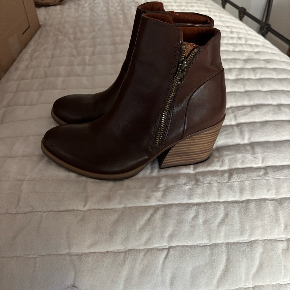 Korks Dark Brown Ankle Booties - Picture 3 of 6